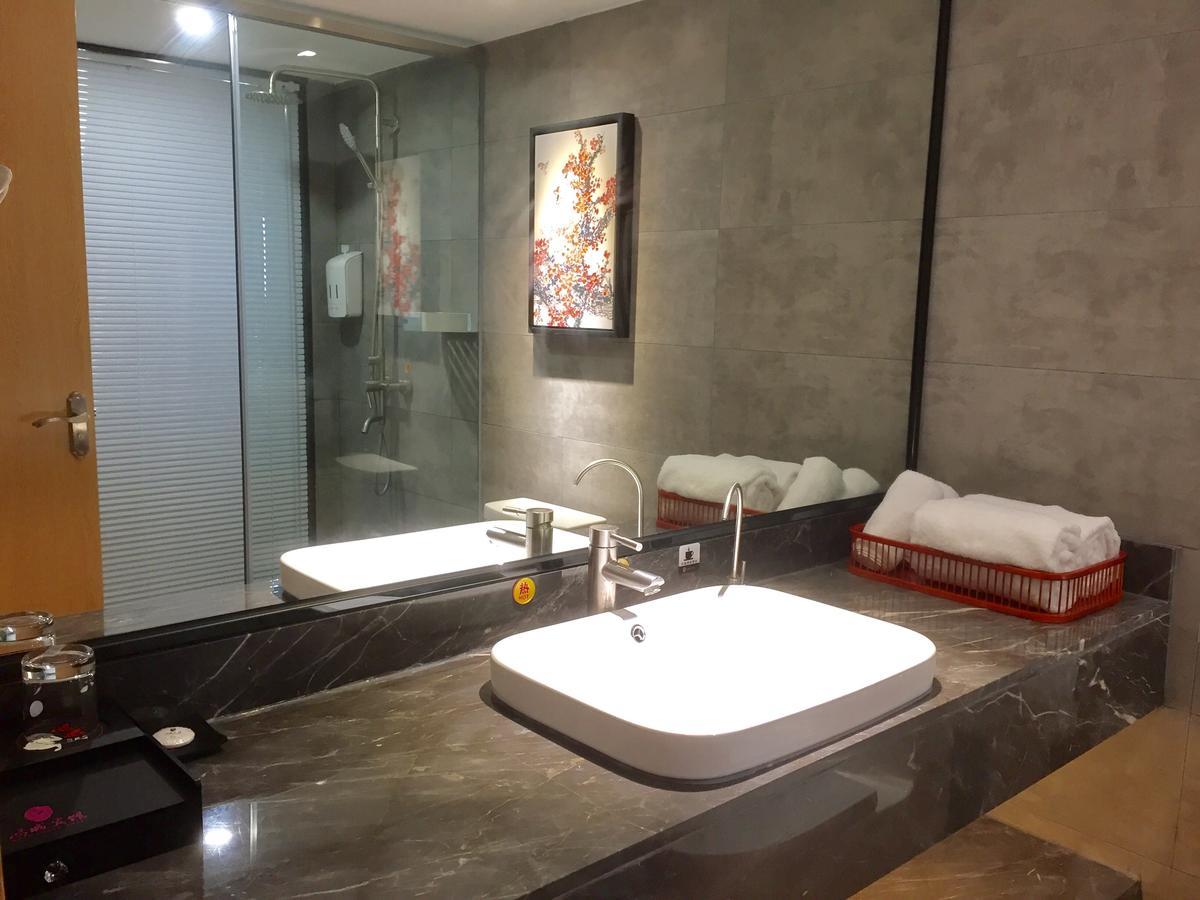 Guangzhou Hongcheng Hotel Екстер'єр фото